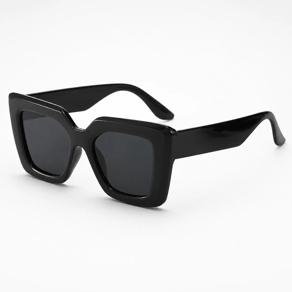 Wearbella – The Square Frame That Finishes Any Look