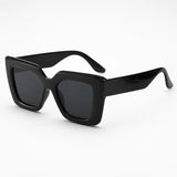Wearbella – The Square Frame That Finishes Any Look