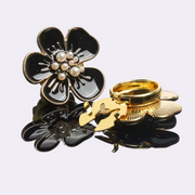 Silk Bloom Black