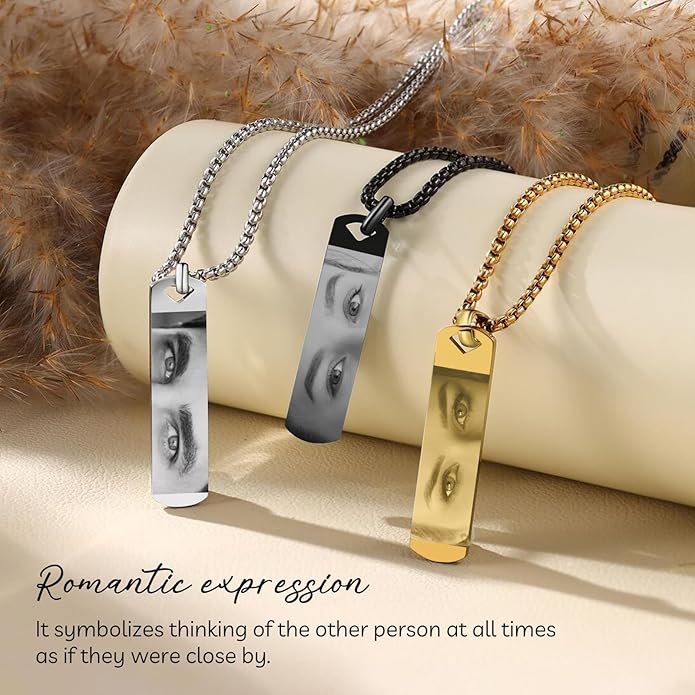 Oculyn – Necklace with Eye Pendant