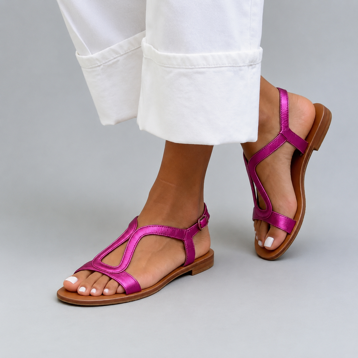 Wearbella – The Flat Sandal That Still Looks Elegant