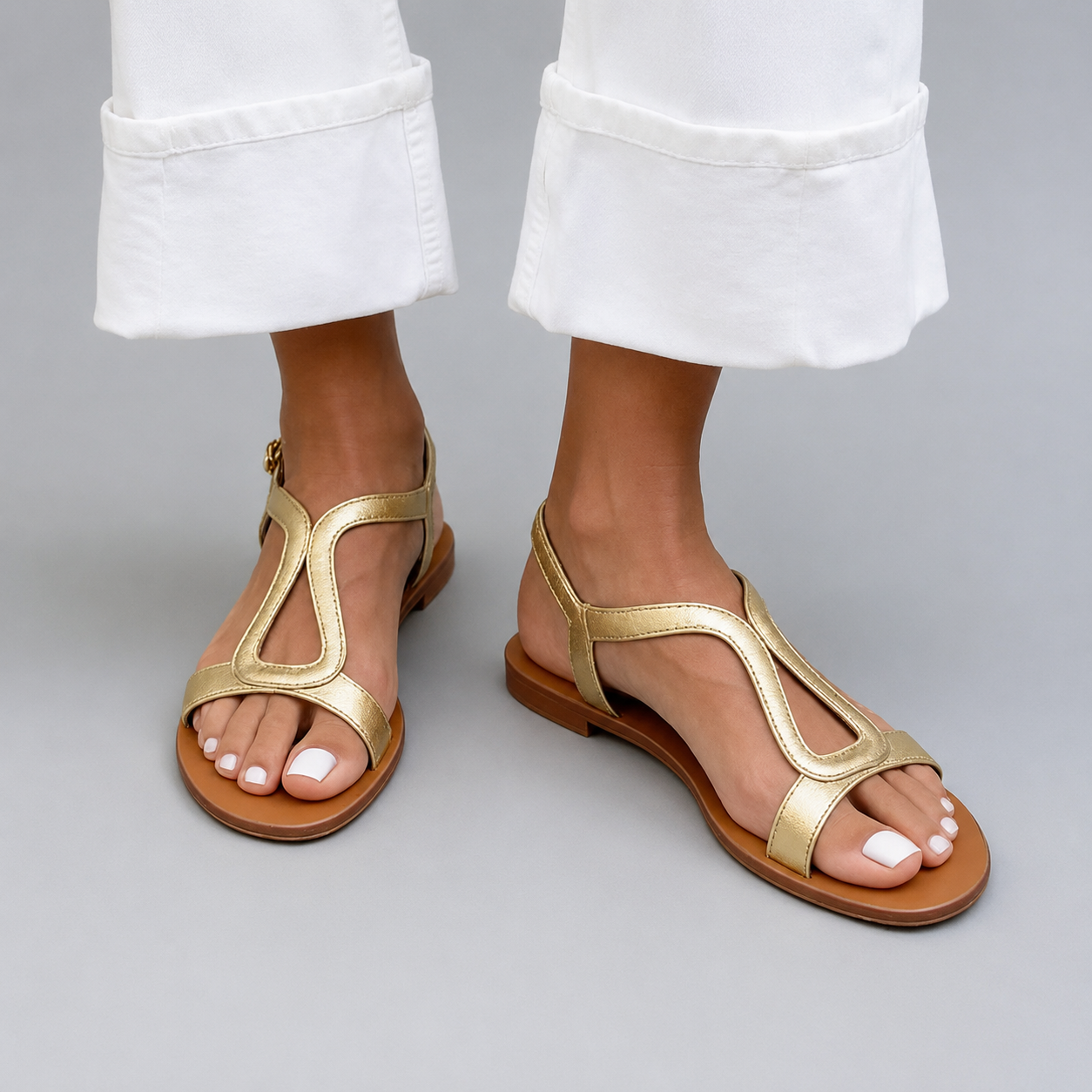 Wearbella – The Flat Sandal That Still Looks Elegant