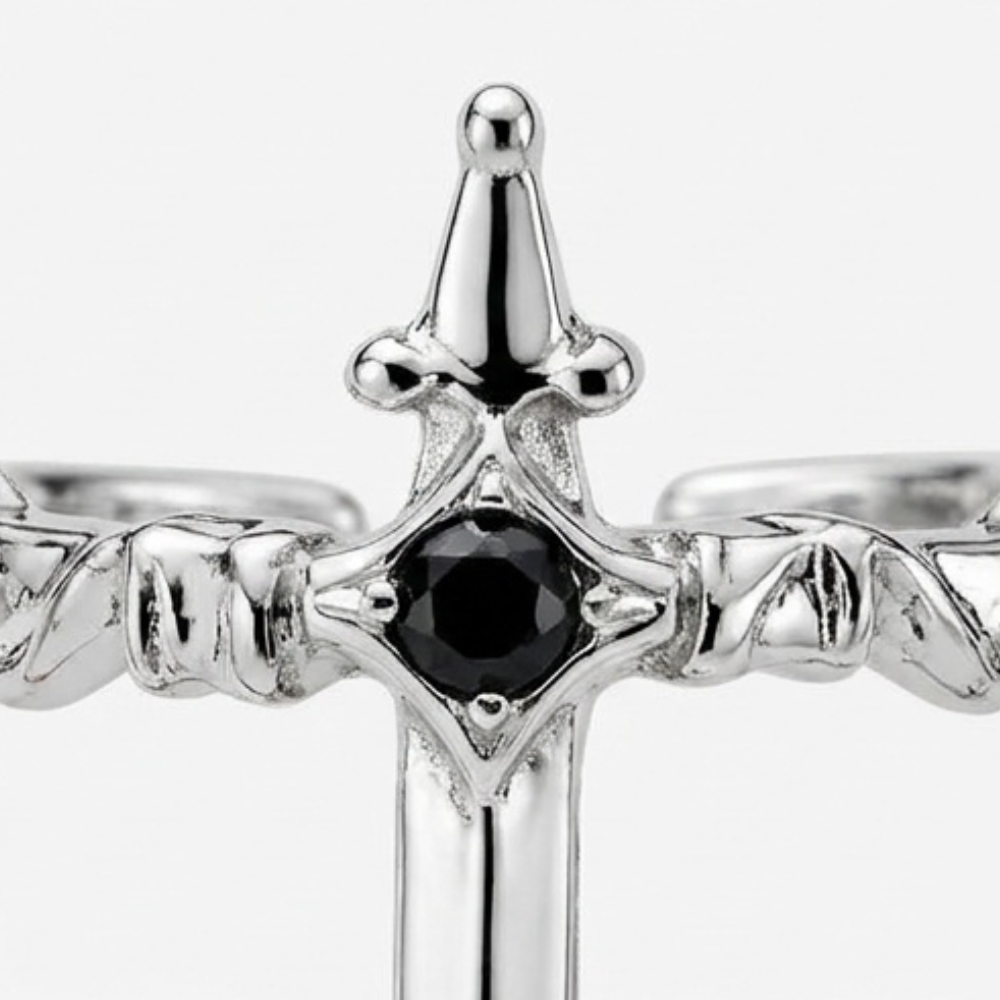 Noctelle – Pierced Heart Ring Set with Garnet Stone