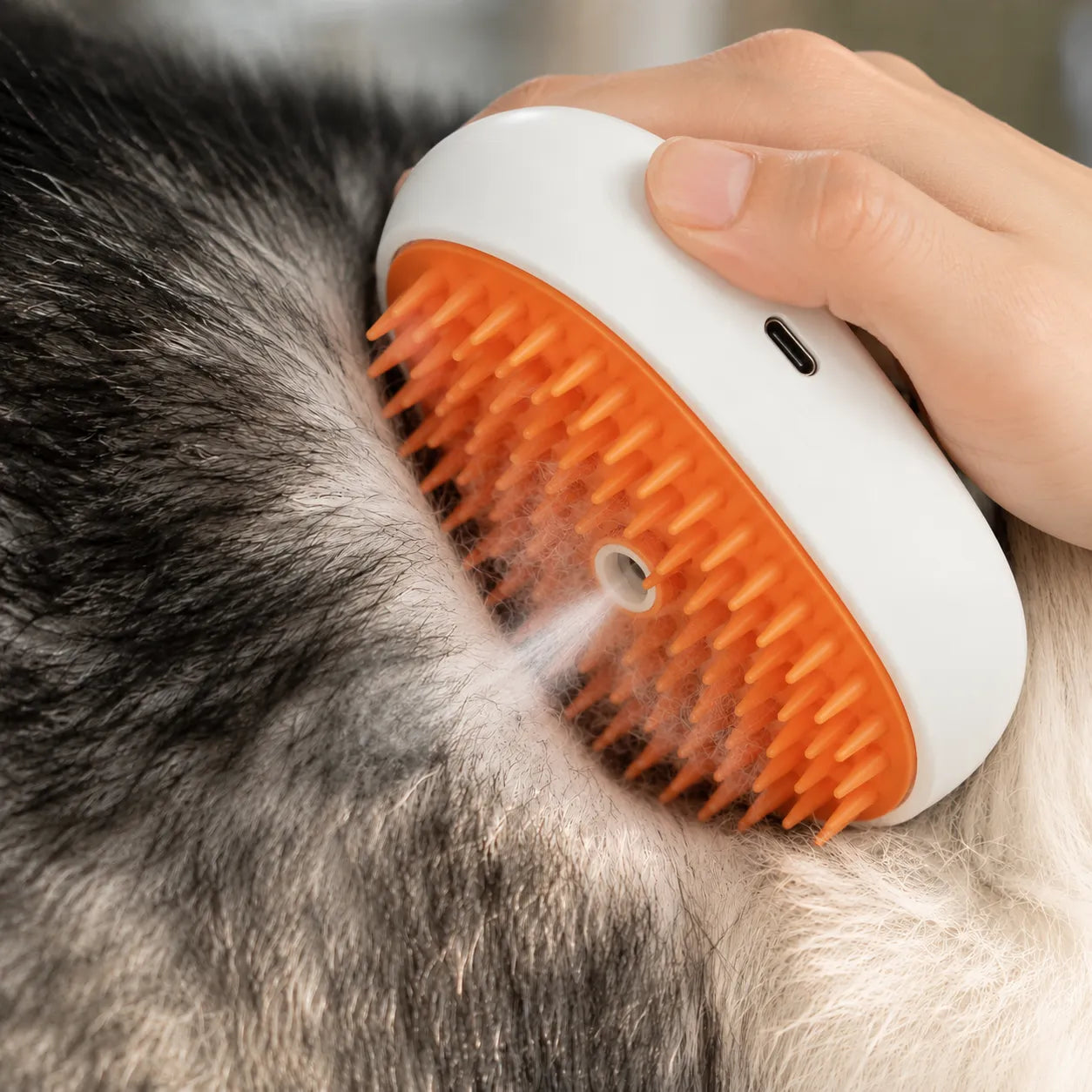 Purrly – Misting Grooming Brush for Cats, Dogs and Small Pets