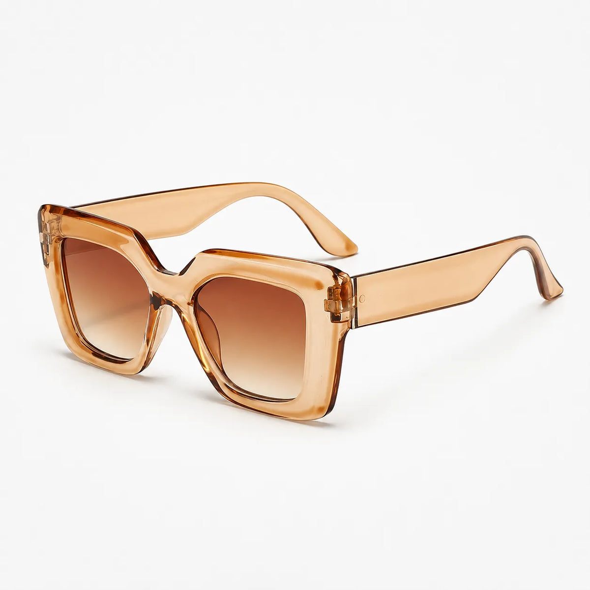 Wearbella – The Square Frame That Finishes Any Look