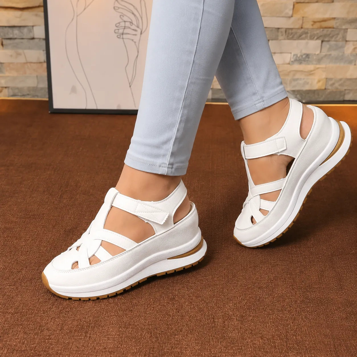 Velora – Cushioned Platform Sandals with Adjustable Strap for All-Day Comfort