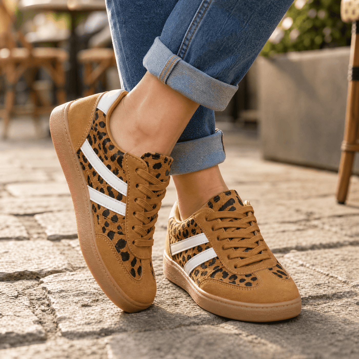 Vossa - Women's Cushioned Retro Sneakers